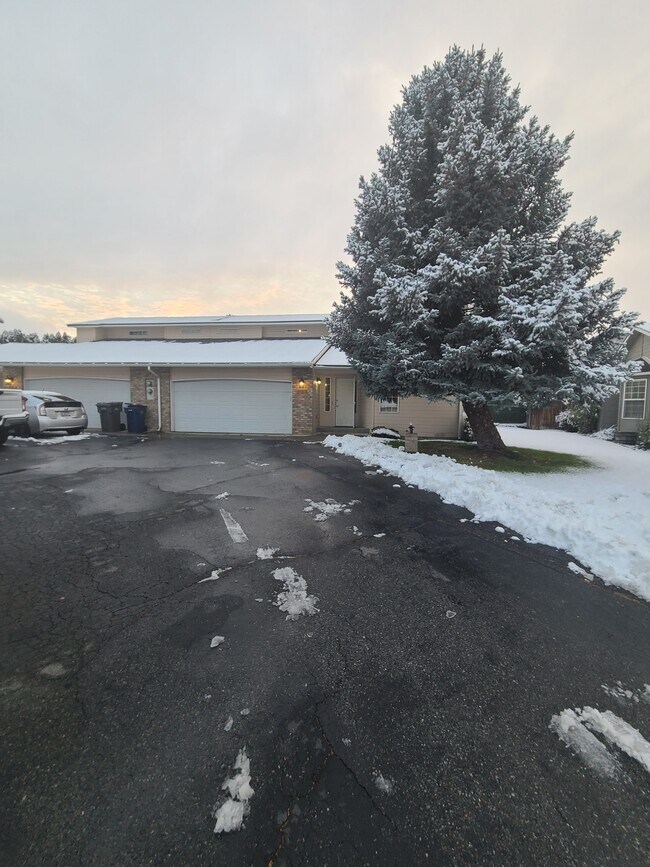 204 Danawood Dr Rentals in Wenatchee, WA