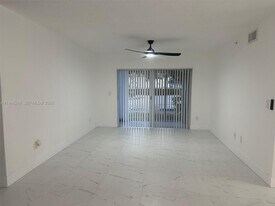 2600 S University Dr in Fort Lauderdale, FL - Building Photo