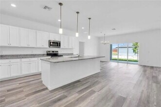 422 NE 20th St in Cape Coral, FL - Building Photo - Building Photo