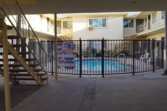 Sunshine Apartments in Downey, CA - Building Photo - Building Photo