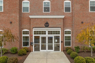 River Breeze Residential in Shelton, CT - Foto de edificio - Building Photo