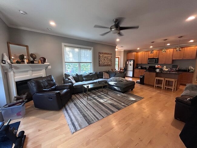 19 Bellflower St, Unit 4