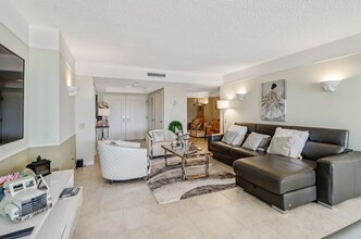 4401 Gulf Shore Blvd N, Unit 408 in Naples, FL - Building Photo - Building Photo