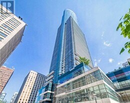 386 Yonge St in Toronto, ON - Building Photo