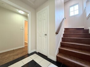 1963 Peden St in Houston, TX - Building Photo - Building Photo