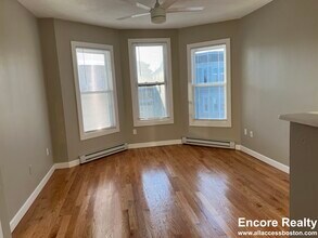 1084 Dorchester Ave, Unit 1 in Boston, MA - Building Photo - Building Photo