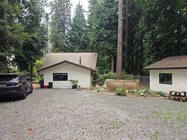 property at 3019 Douglas Rd
