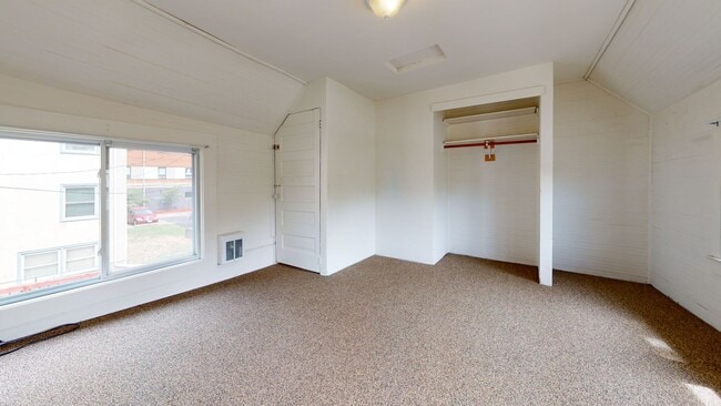 property at 800 13th Ave SE