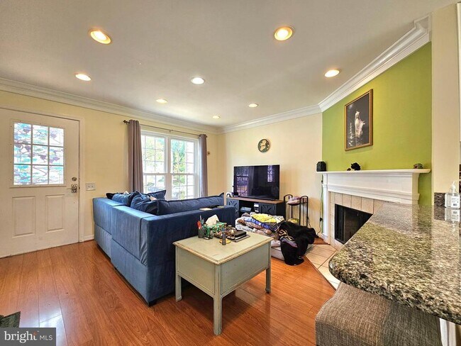 6646 High Valley Ln in Alexandria, VA - Building Photo - Building Photo