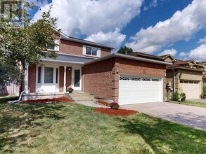 27 Penny Crescent in Markham, ON - Building Photo - Building Photo