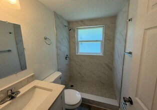5904 Kingsview Ln in Riverview, FL - Building Photo - Building Photo