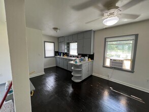 1407 32nd St NE in Cedar Rapids, IA - Building Photo - Building Photo