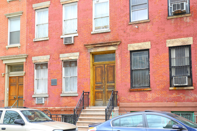 Smith House Apartments in New York, NY - Foto de edificio - Building Photo