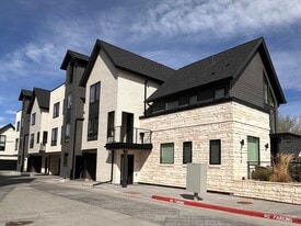 5599 S Curtice St, Unit D in Littleton, CO - Building Photo