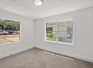 1134 Oak St in Montgomery, AL - Building Photo - Building Photo