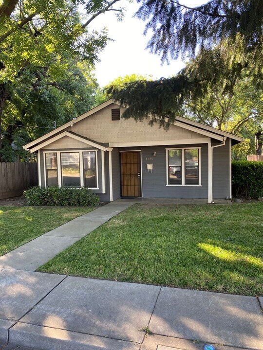 1145 W 7th St in Chico, CA - Building Photo