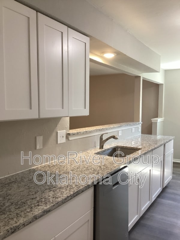 5708 S Briarwood Dr in Oklahoma City, OK - Building Photo - Building Photo