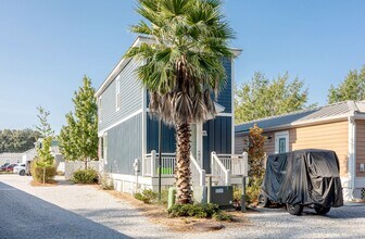 2207 Government St in Ocean Springs, MS - Building Photo - Building Photo