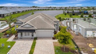 18173 Cherished Lp in Lakewood Ranch, FL - Building Photo