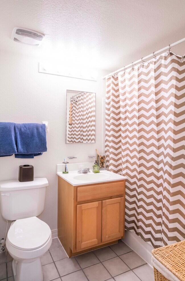 4511 Silver Knight Way, Unit 34-103-C in Union Park, FL - Foto de edificio - Building Photo