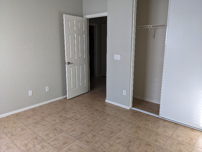 property at 735 E Tortoise Trail