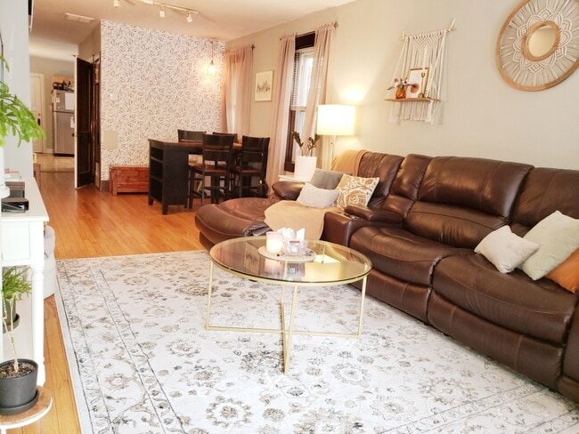 1530 W Diversey Pkwy in Chicago, IL - Building Photo - Building Photo