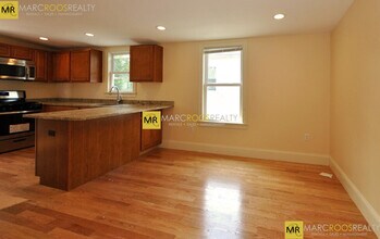 35 Pratt St, Unit 1 in Boston, MA - Building Photo - Building Photo