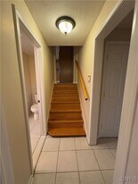 215 Locksley Rd in Syracuse, NY - Building Photo