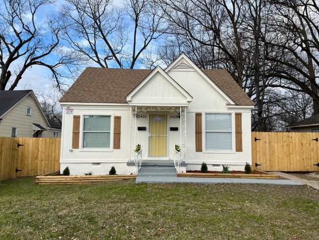 property at 2426 Lamar Cir