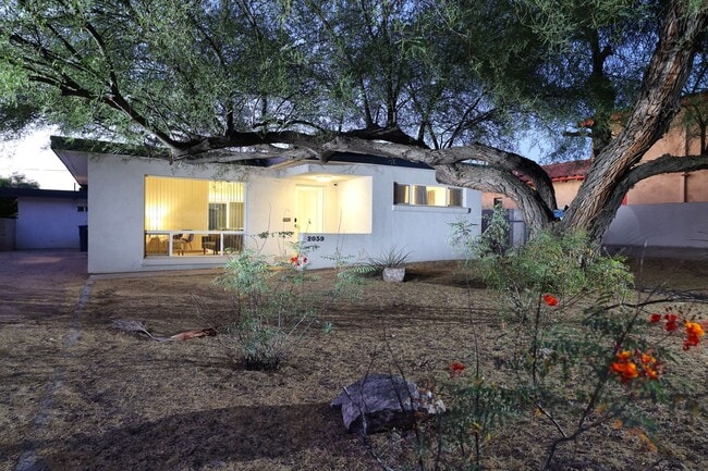 property at 2039 E 8th St