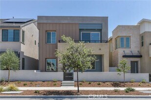 162 Pattern in Irvine, CA - Building Photo