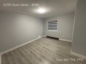 32795 Kudo Dr in Mission, BC - Building Photo - Building Photo