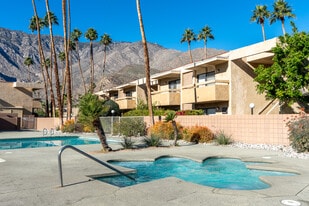 Canyon Villas Place in Palm Springs, CA - Building Photo