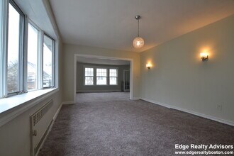 27 Washington Ave in Waltham, MA - Foto de edificio - Building Photo