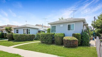 7016 Flight Ave in Los Angeles, CA - Building Photo