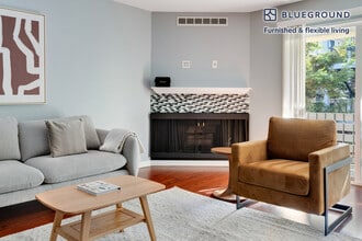 235 Arlington Rd in Redwood City, CA - Building Photo - Building Photo