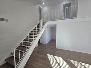 8918 Jade Coast Ln in San Diego, CA - Building Photo - Building Photo