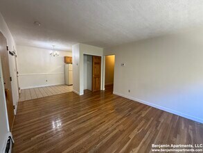 282 Grove St, Unit 06 in Auburndale, MA - Building Photo - Building Photo