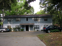 3717 SW 28th Ter in Gainesville, FL - Foto de edificio - Building Photo