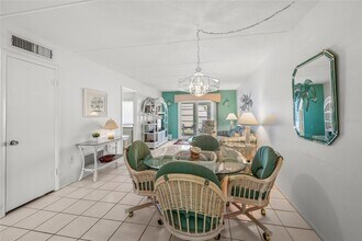 708 S Tamiami Trl, Unit 120 in Venice, FL - Building Photo - Building Photo