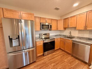 1006 Paradise Rd, Unit 3R in Swampscott, MA - Foto de edificio - Building Photo