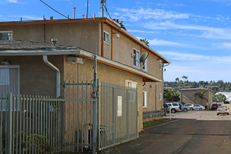 34 Keys in El Cajon, CA - Building Photo - Building Photo