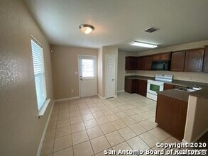 6119 Luckey Run in San Antonio, TX - Foto de edificio - Building Photo