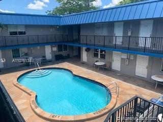 37 SW 14th St-Unit -3 in Dania Beach, FL - Building Photo