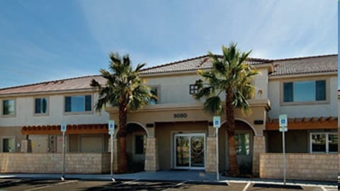 Dina Titus Estates in Las Vegas, NV - Building Photo - Building Photo