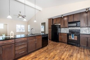 SunSTONE at MarketPlace Apartments in Andover, KS - Building Photo