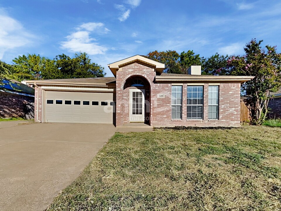 6404 Fern Meadow Dr in Fort Worth, TX - Foto de edificio