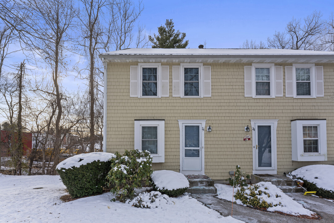 29 Hubbard Run Dr in Glastonbury, CT - Building Photo