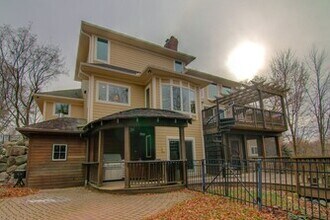 2455 Sunrise Dr, Unit Cozy and quiet 1 bed in Little Canada, MN - Foto de edificio - Building Photo