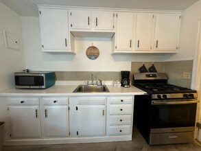 21 M St in Hampton, NH - Building Photo - Building Photo